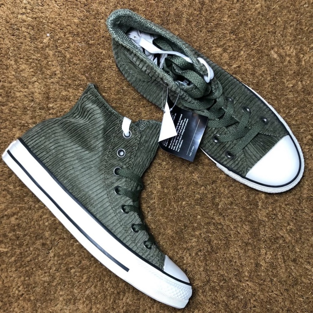Converse Chuck Taylor Hi NWT